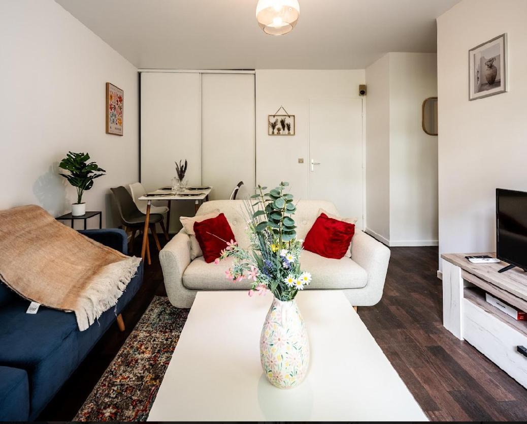 Apartamento Le Havre De Paix A Suresnes Exterior foto